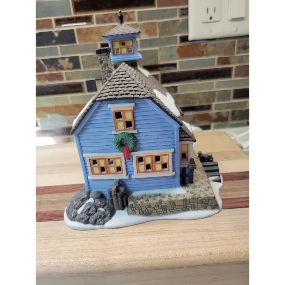 Dept 56 Chowder House 56571 New England Village Christmas Lighted House